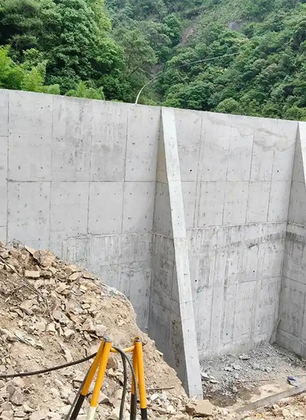 东营利津县重力式挡土墙